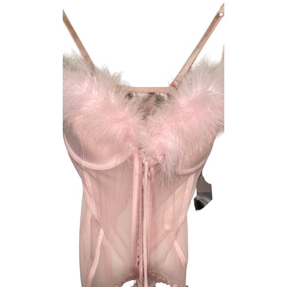 pink mesh corset with marabou feather trim - Picture 4 of 6